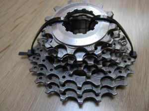 【即決価格 送料込み】シマノ(SHIMANO) デュラエース(DURA-ACE) CS-7700 カセットスプロ