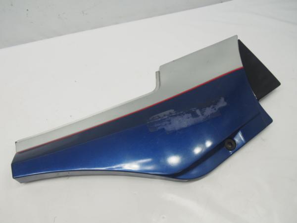 GPZ900R 左足側のサイドカバー　割れなし GPZ900R純正右サイドカバー/サイドカウルZX900 サイドカウル 純正