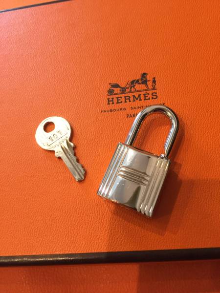 HERMES シルバーカデナ 鍵 南京錠 美品 107 送料205円！ カデナ
