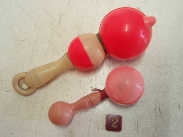 昭和レトロ・セルロイドのガラガラ２種まとめて②