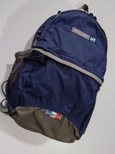 ほぼ新品 ミレー リュック デイパック コンパクト 紺色 高さ：約37cm 幅：約25cm 個人保