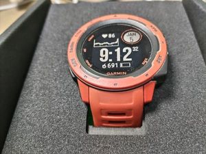 GARMIN　INSTINCT　タフネスGPS　アウトドアウオッチ　