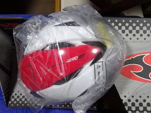 未使用品　カブト　ＡＥＲＯ－Ｒ１　ＸＳ／Ｓサイズ　Ｇ－１　ホワイト　レッド　シール