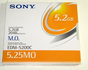 ソニー　　　EDM-5200C　　5.2GB 　5.25インチMO 　　未使用