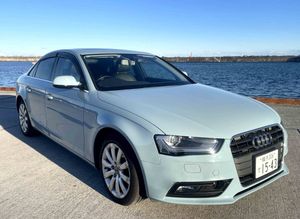 車検たっぷり令9年11月まで アウディA4 2.0TFSIクワトロ 4WD 超希少色 マイセンブルー サ