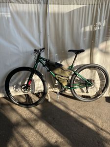 SURLY　サーリー　KRAMPUS クランパス　クロスバイク　カスタム自転車　美品　おしゃれ　