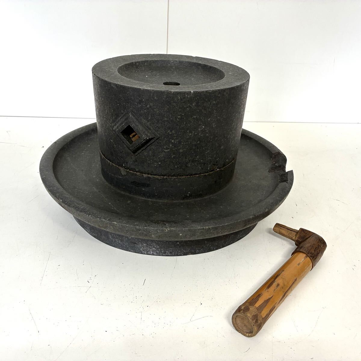 石臼の値段と価格推移は？｜93件の売買データから石臼の価値がわかる