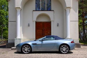 個人出品　綺麗なアストンマーチン V8 ヴァンテージ　ロードスター 4.3　スポーツシフト