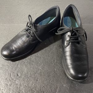 うさぎや　 レザー ウォーキングシューズ ビジネスシューズ プレーントゥ ブラック　24cm