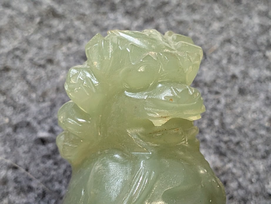 中国美術 翡翠 ヒスイ 緑玉石 玉石 獅子 狛犬 石獅子 木台付 置物