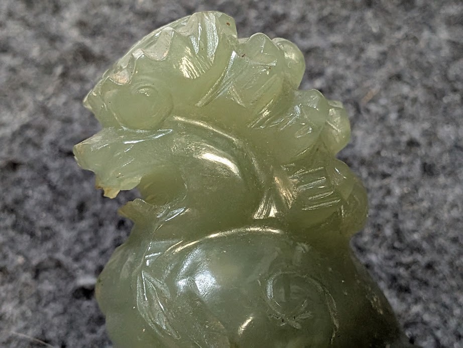 中国美術 翡翠 ヒスイ 緑玉石 玉石 獅子 狛犬 石獅子 木台付 置物