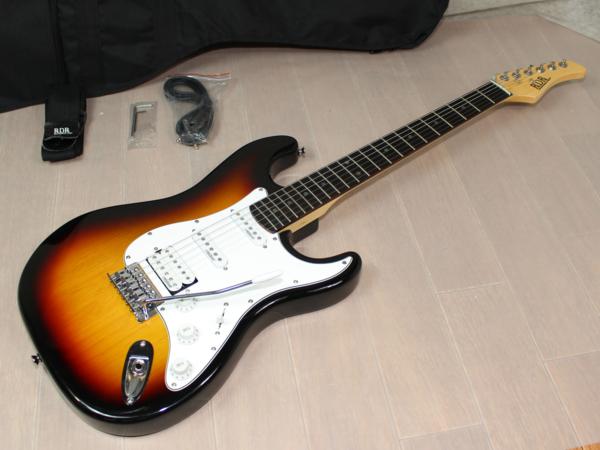 ■RDR エレキギター　ストラト☆美品