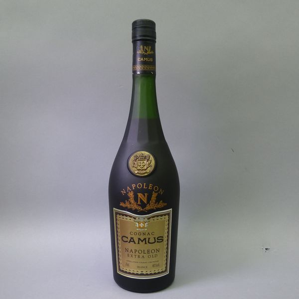 カミュ ナポレオン コニャック CAMUS エクストラ 700ml｜トレファク