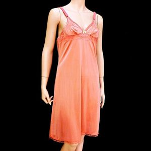 KX1-075//優雅に艶めくコーラルピンク☆しなやかな質感が心地よい☆ナイロン100％☆NBF/