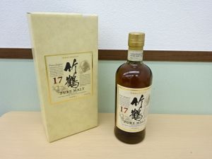 竹鶴 17年(箱あり)の平均価格は31,595円｜ウイスキーの価格相場・買取価格