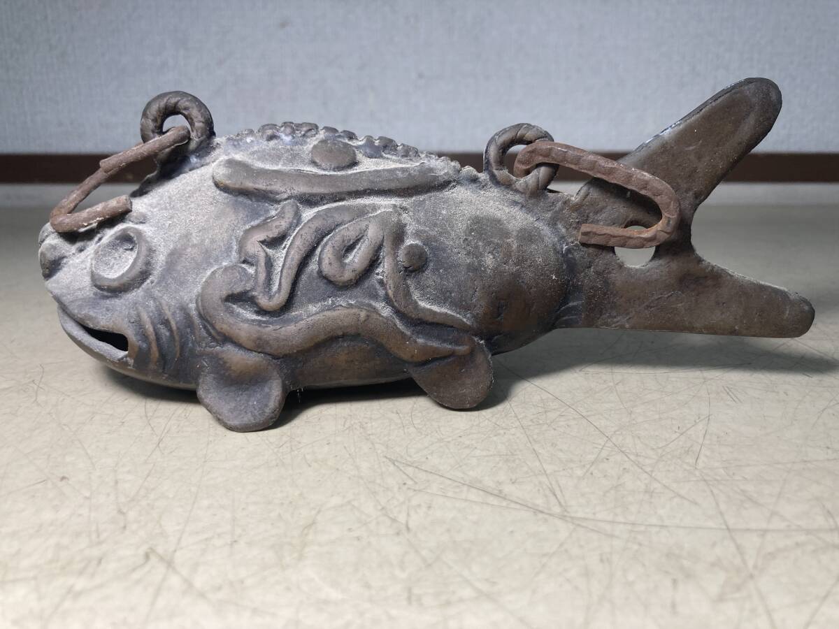 魚板　110㎝　時代 古道具 壁掛け　魚鼓 在銘　仏教美術　雑貨　流木　オブジェ Amazon.co.jp: 古木 無垢材 木造一刀彫 鎌倉彫 魚鼓 幅78cm魚板古木魚
