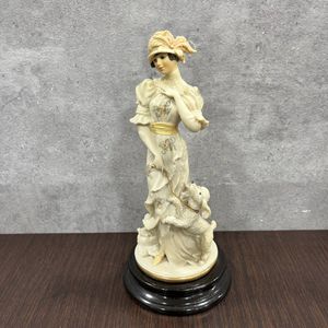 フローレンス アルマーニ 人形の値段と価格推移は？｜1件の売買データ