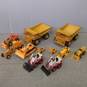 コマツミニカーセット11種　KOMATSUミニカー セット (非売品新品未開封) Amazon.co.jp: コマツミニカーセット : おもちゃ