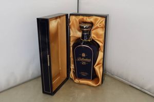 バランタイン 21年 青陶器のYahoo!オークション(旧ヤフオク!)の相場