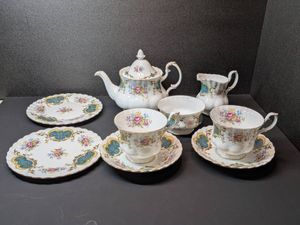ロイヤルアルバート 廃盤の値段と価格推移は？｜6件の売買データから