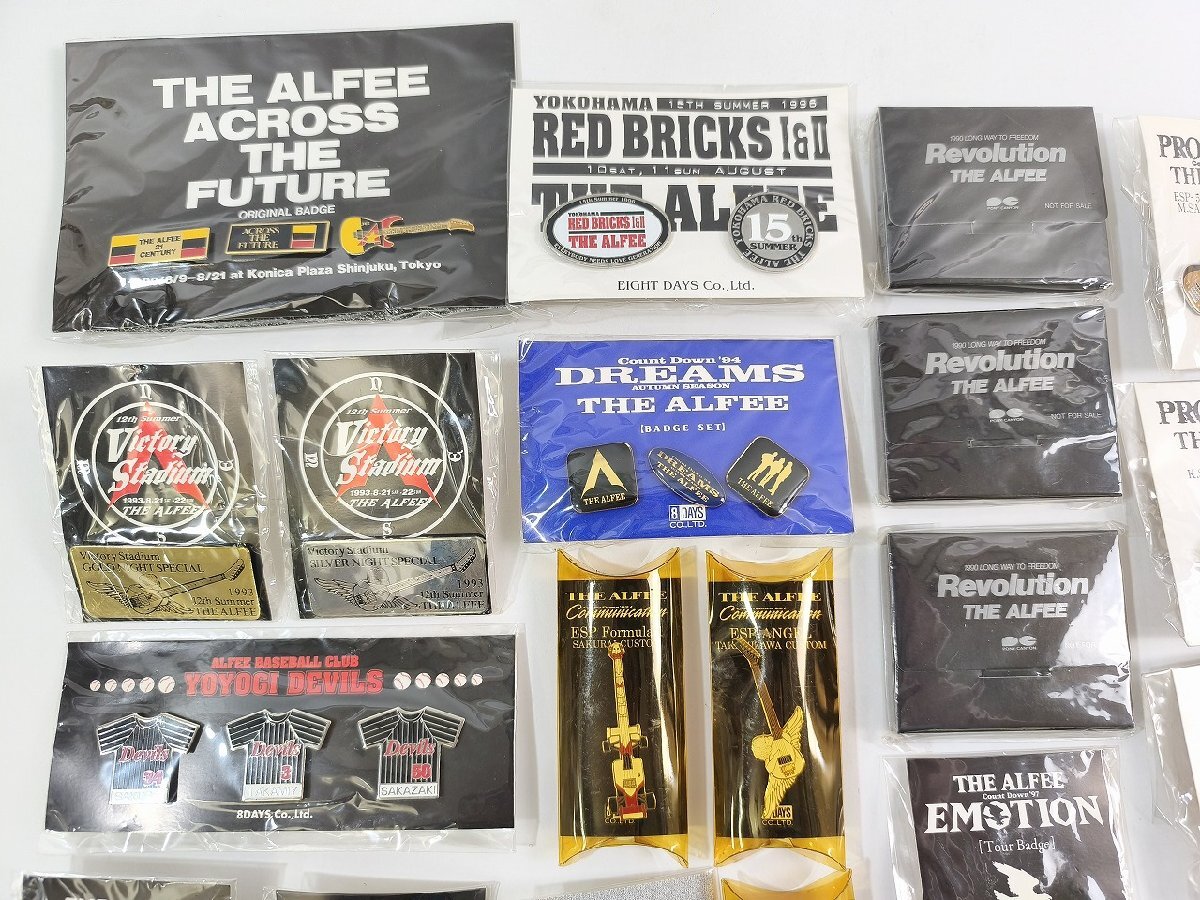 THE ALFEE ピンバッジ 33点セット PROGRESS/EMOTION/DREAMS 他_長G771