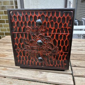 箪笥 鎌倉彫のYahoo!オークション(旧ヤフオク!)の相場・価格を見る