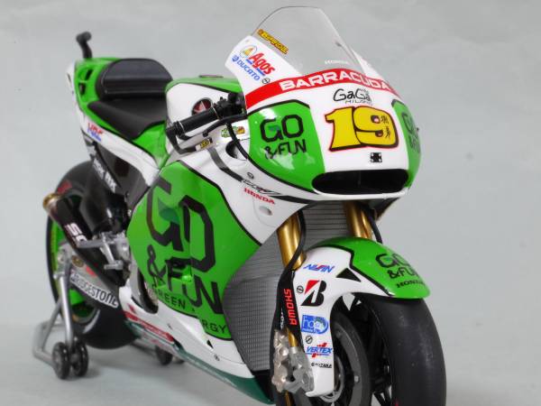 タミヤ1/12　ＲＣ－213Ｖ　2014　ＧＲＥＳＩＮＩ　＃19　完成品
