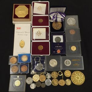 天皇御在位五十年記念メダルの値段と価格推移は？｜3件の売買データ