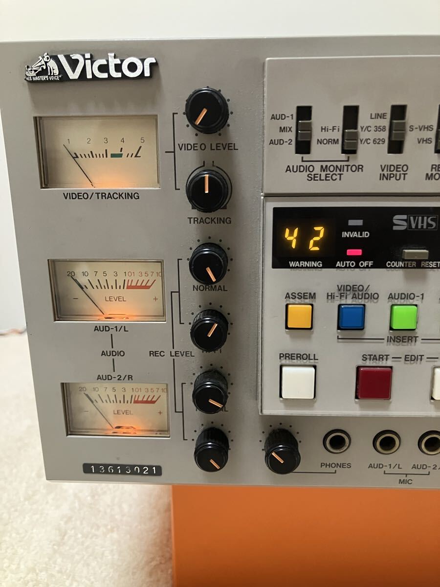 ビクター Victor BR-S811 業務用 S-VHS ビデオデッキ 通電良好 Victor
