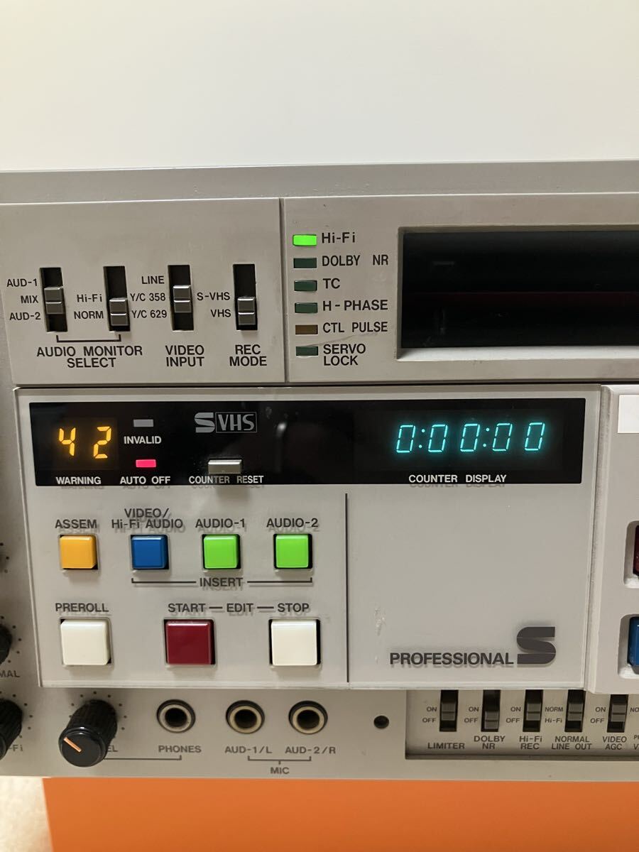 ビクター Victor BR-S811 業務用 S-VHS ビデオデッキ 通電良好 Victor