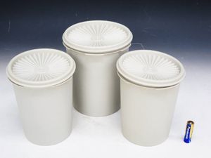 レトロ タッパーウェアのYahoo!オークション(旧ヤフオク!)の相場・価格