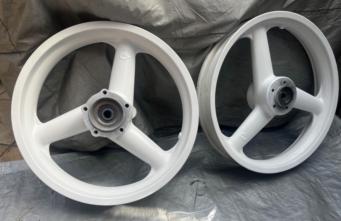 中古美品】GSX-R750 GR71 純正互換 18インチ ヨシムラマービック
