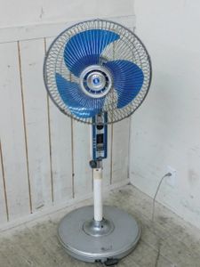 レトロ 扇風機 ナショナルのYahoo!オークション(旧ヤフオク!)の相場