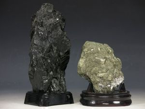手芸素材・材料 黄鉄鉱（パイライト）原石 木製台座付き