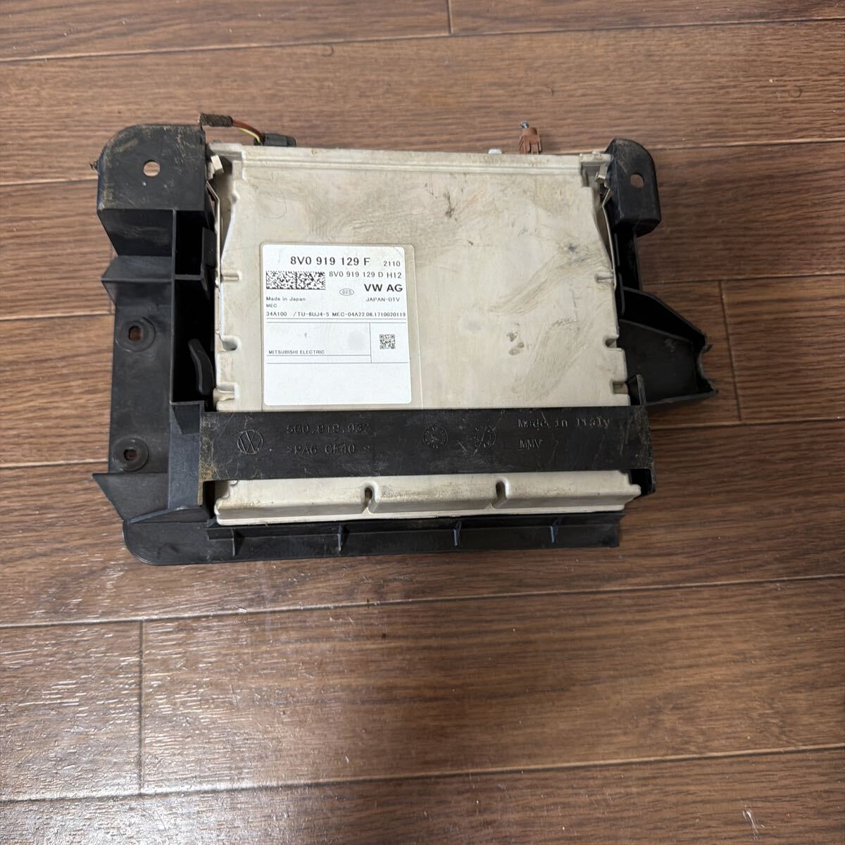 VW AG 8VO 919 129 F オーディオ機器 8V0919129Fの値段と価格推移は？｜2件の売買データから8V0919129Fの