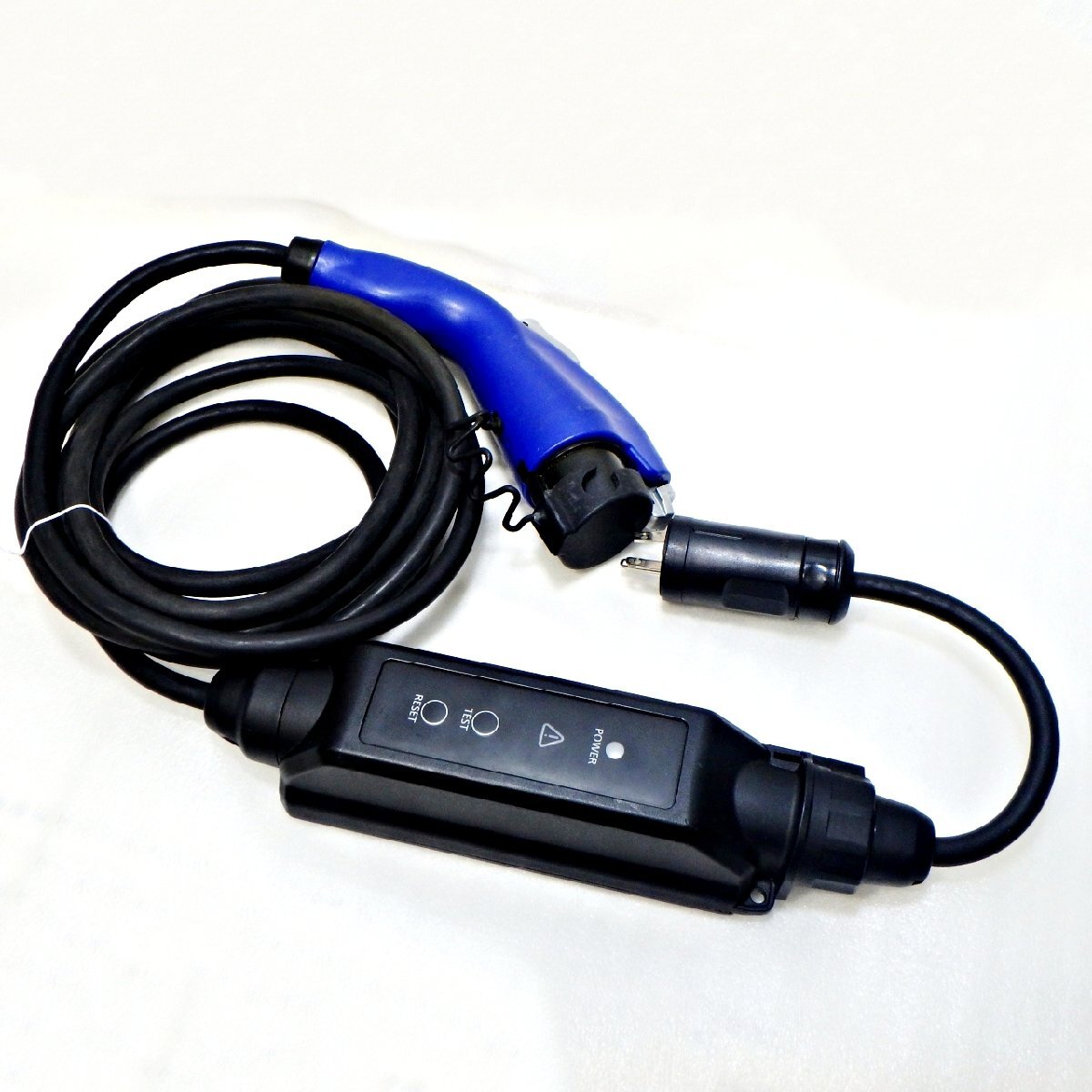 プリウスPHV充電ケーブルの値段と価格推移は？｜11件の売買データから