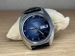 SEIKO 5606のYahoo!オークション(旧ヤフオク!)の相場・価格を見る