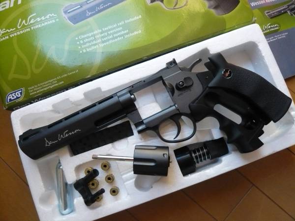 ASG Dan Wesson 6ｉｎ Revolver 6mm 中古美品　予備カート６発