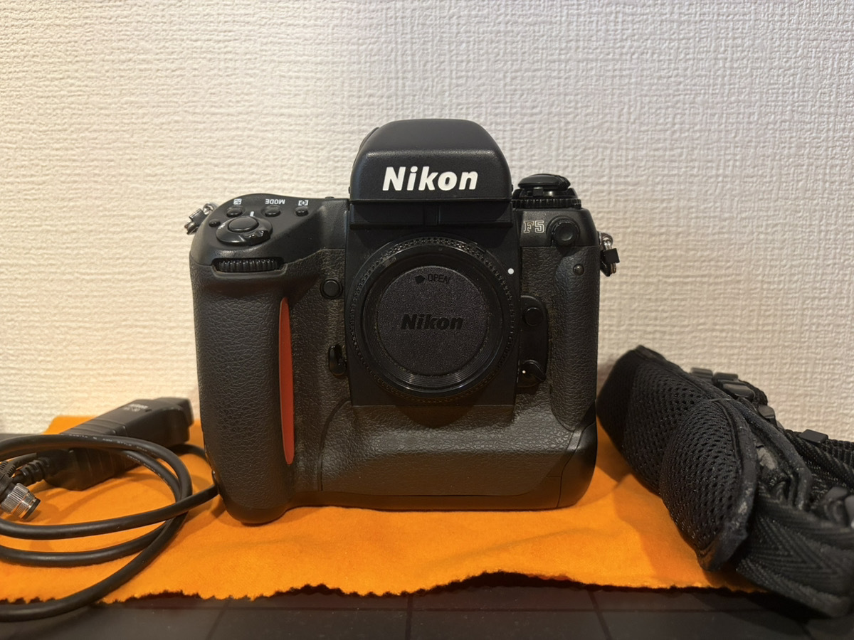 nikon f5 ストラップの値段と価格推移は？｜6件の売買データからnikon