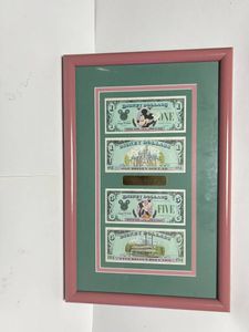 DISNEY DOLLARSの値段と価格推移は？｜11件の売買データからDISNEY