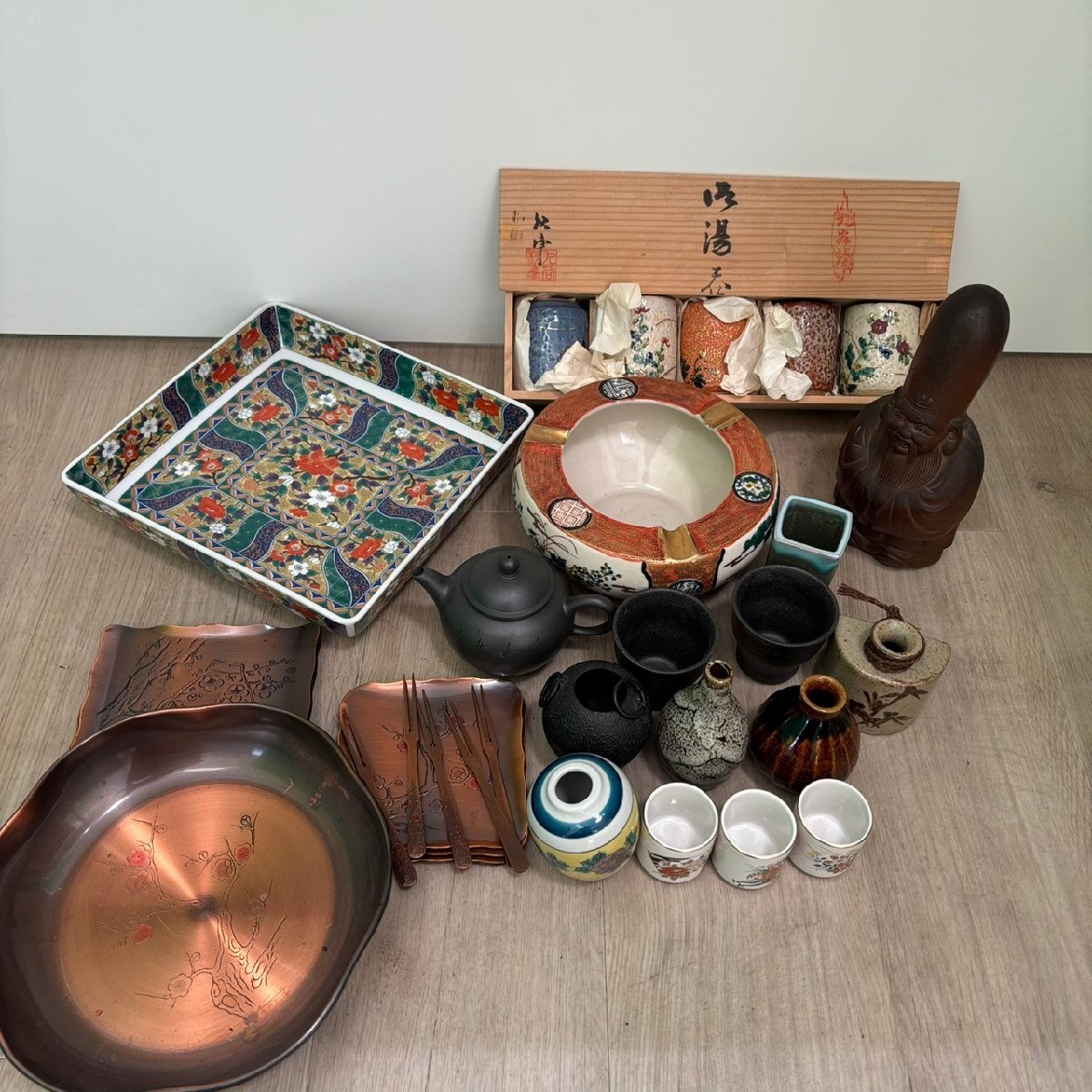 九谷焼　花瓶　灰皿　セット　陶器 九谷焼 灰皿の値段と価格推移は？｜6件の売買データから九谷焼 灰皿の