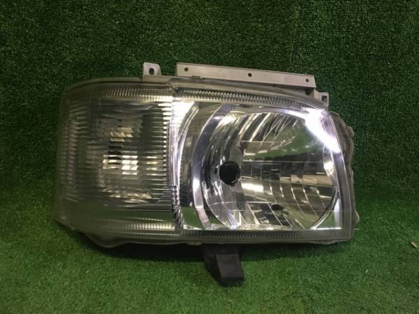200系 ハイエース 右 ヘッドライト KOITO26-117 200系ハイエース右