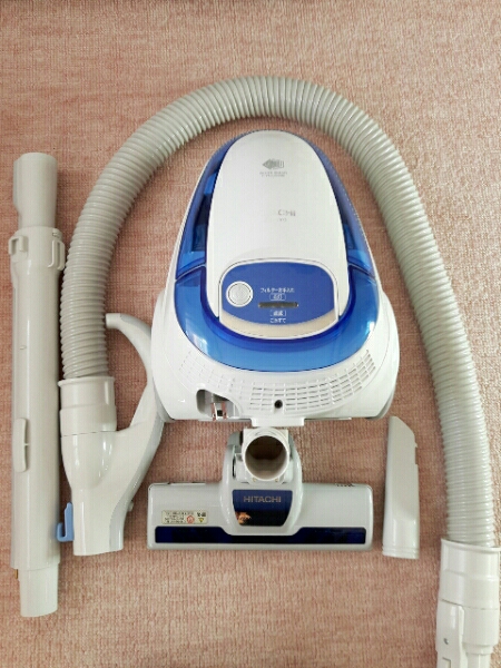 日立掃除機　ごみダッシュサイクロン　CV-SY9　2013年製