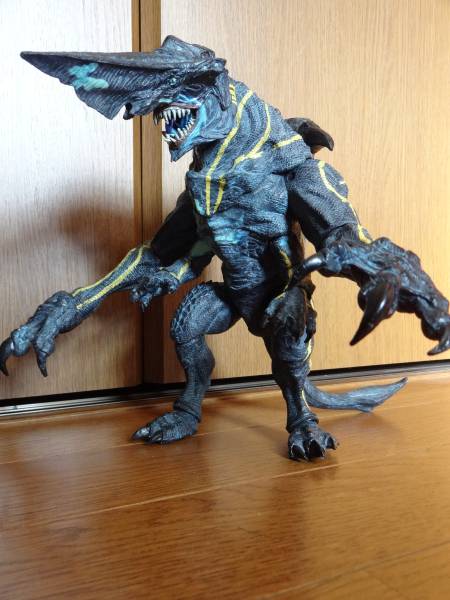 パシフィック リム 怪獣フィギュア２体セット 特撮映画 Sf ファンタジー ホラー 売買されたオークション情報 Yahooの商品情報をアーカイブ公開 オークファン Aucfan Com
