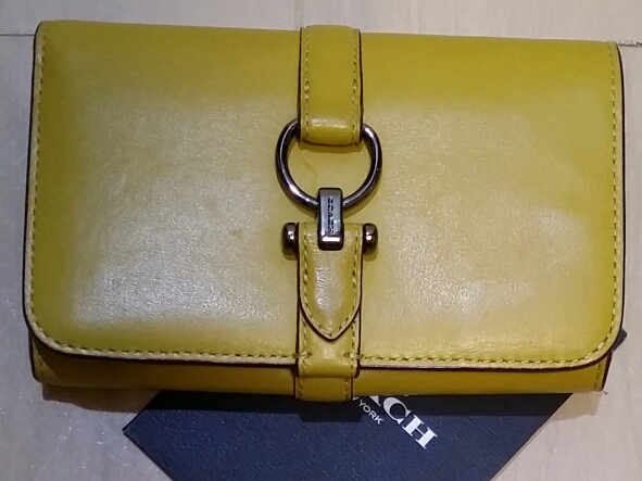 コーチ　レザー折財布　展示品