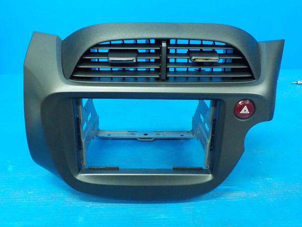 【送料込み】H25年　フィットハイブリッド　オーディオパネル　