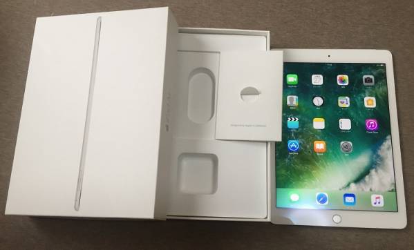 Docomo iPad Air2 Wifi Cellular 16GB シルバー ★ キーボード付