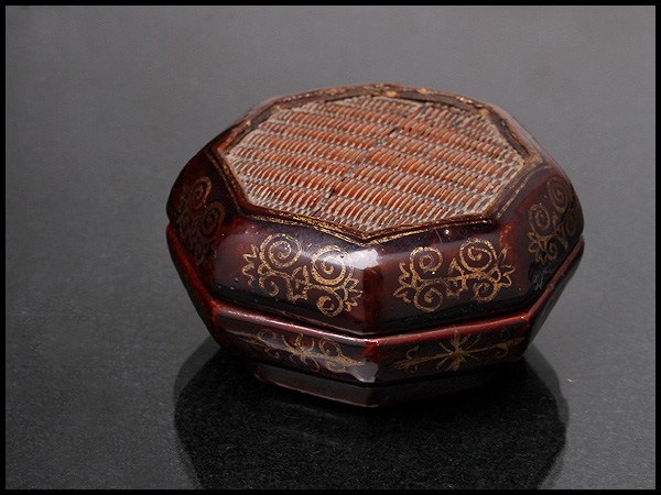 AS817 木胎漆嵌竹絲編描金八角香盒・漆塗嵌竹絲香合☆中国古玩
