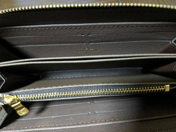 ルイヴィトン ダミエジッピー ノベルティ プロフ必読‼️ Louis Vuitton