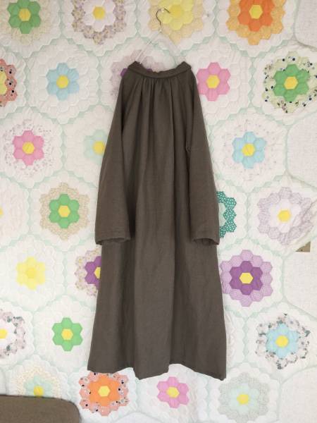 ＊ハンドメイド＊仏アンティーク貝ボタン・ウールリネンドレス